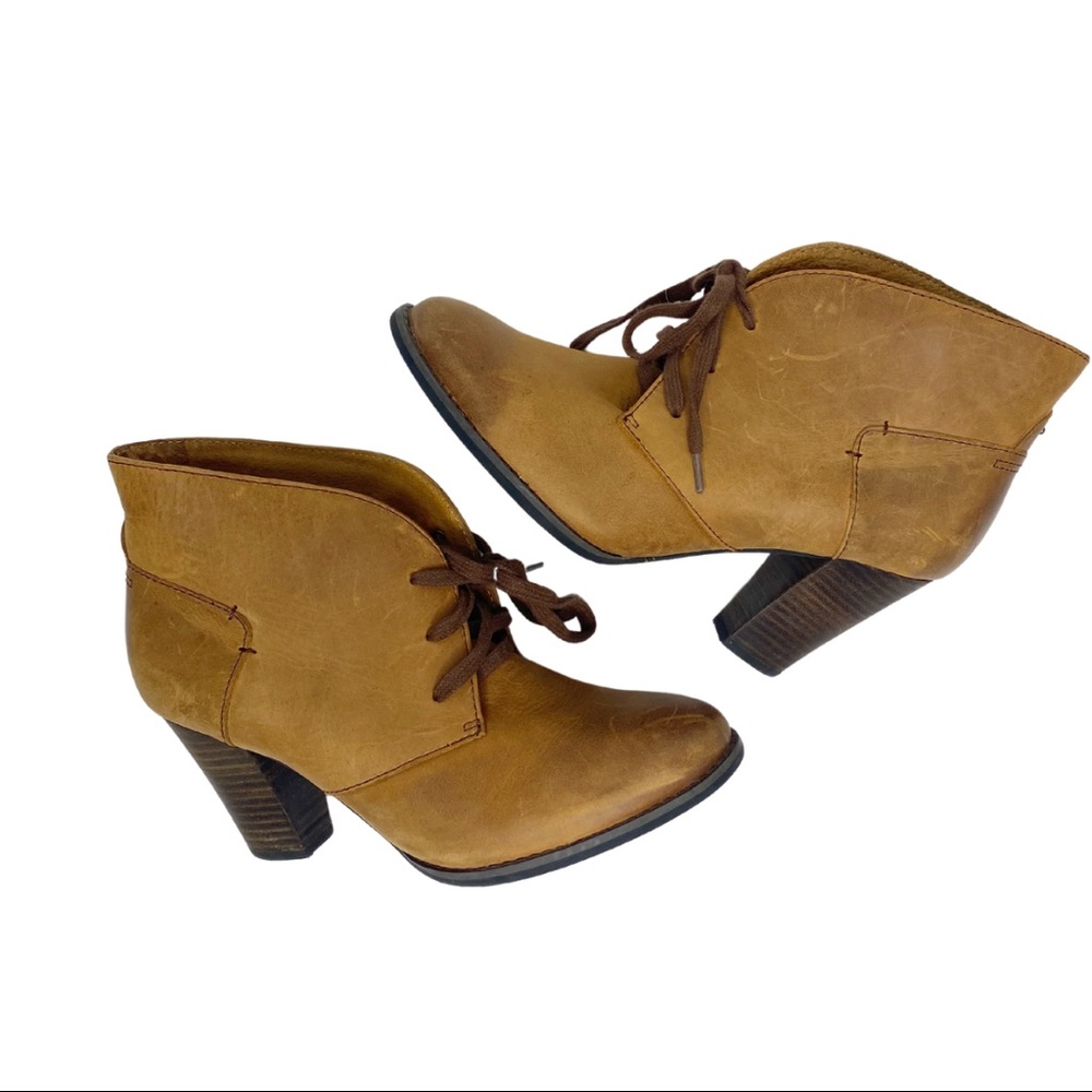 CLARKS Indigo Leather Lace Up Bootie Brown 7